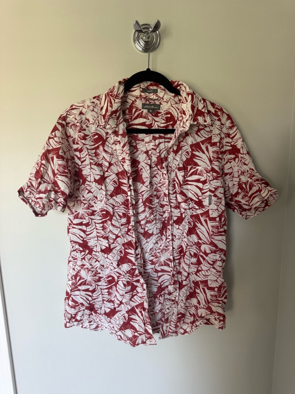 Eddie Bauer Men’s Red & White Tropical/Hawaiian Print Short-Sleeve Classic Fit